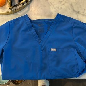 Catarina one-pocket Figs scrub top